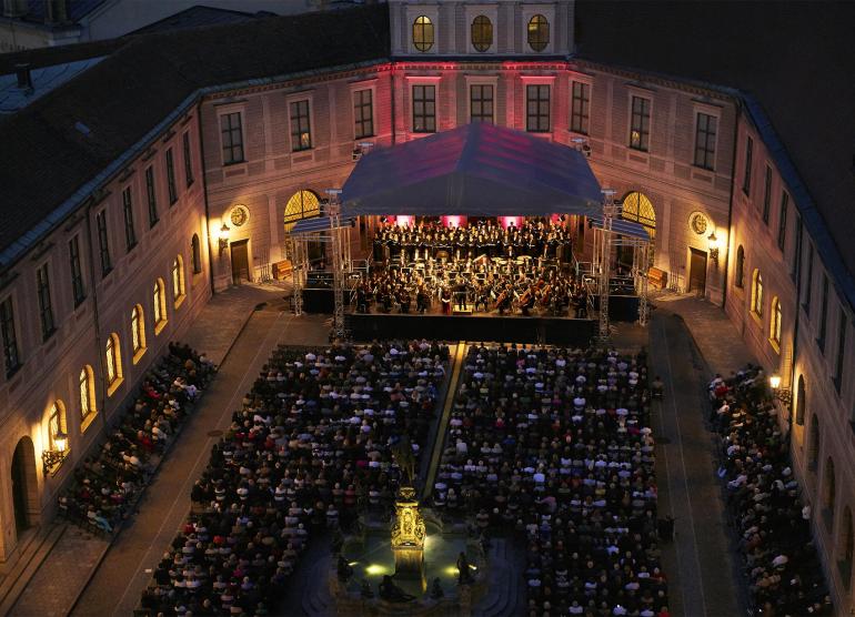 brunnenhof-c-munchenmusik_kl.jpg